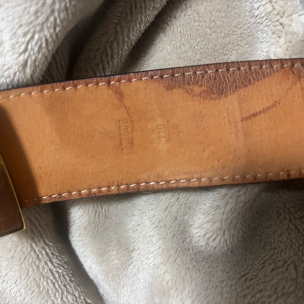 Louis Vuitton Gold Buckle Monogram Belt - Picture 6 of 6